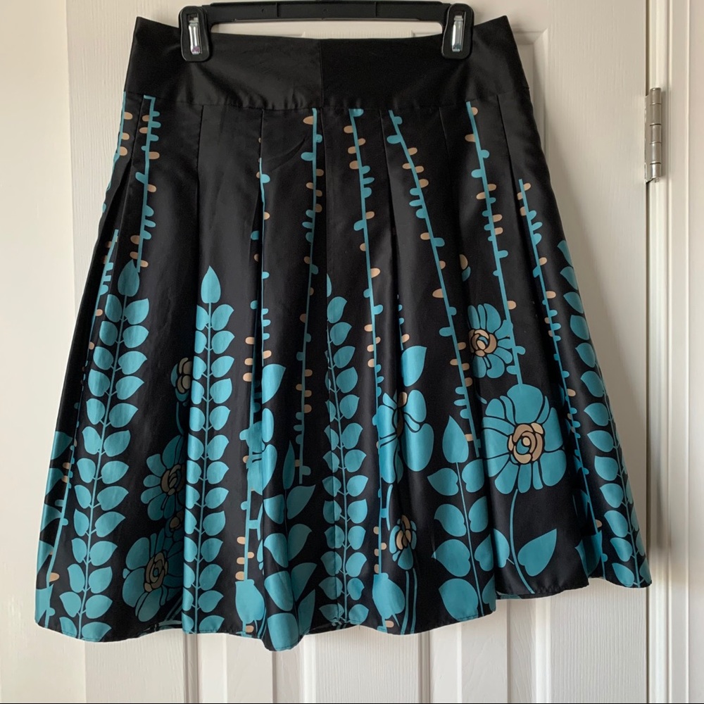 Mossimo black print art noveau esque skirt